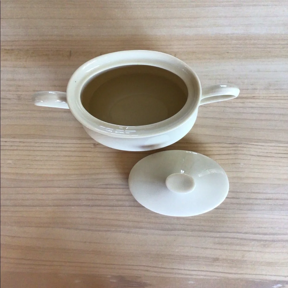 Lenox Sugar Bowl Classic Handles Lid Neutral Color